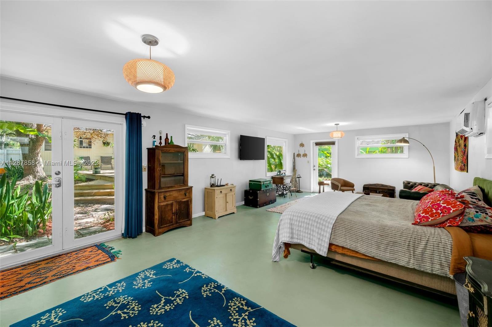 842 NW 9th Ct
