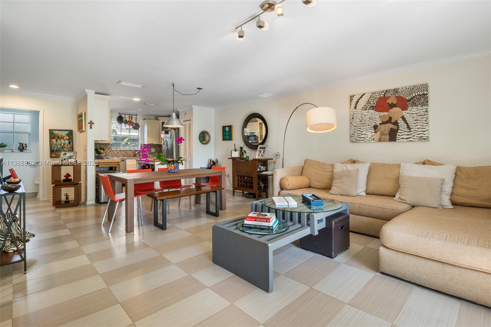 978 NW N River Dr Unit: 4