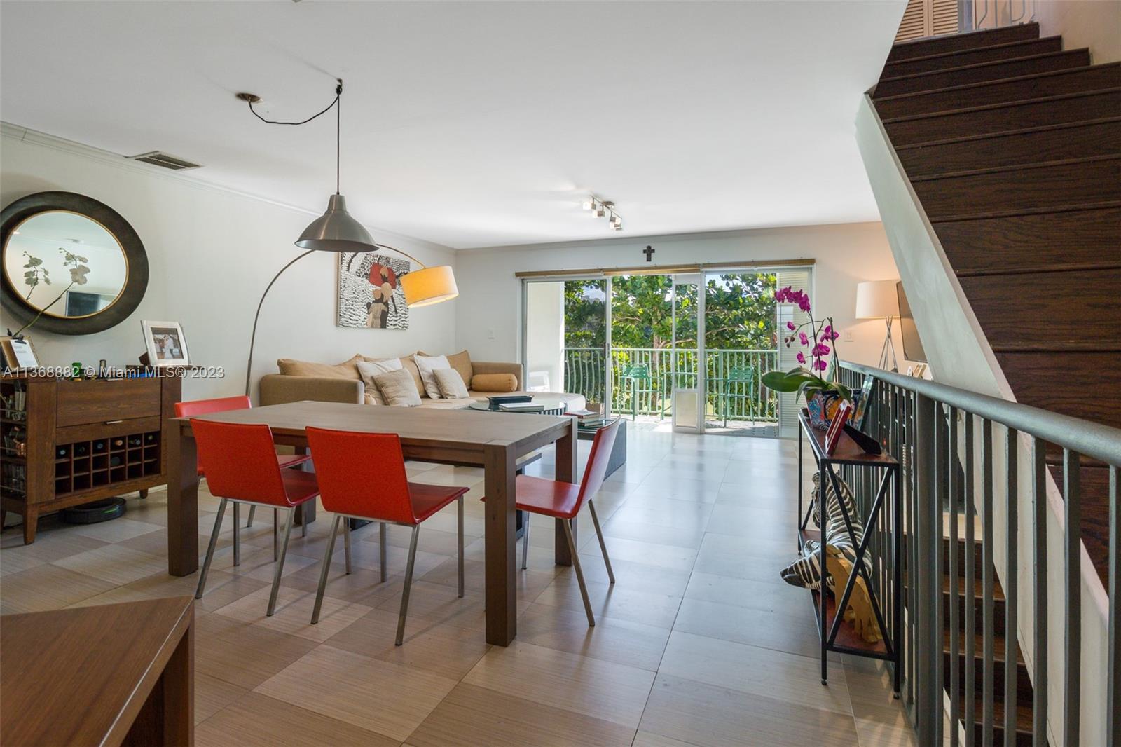 978 NW N River Dr Unit: 4