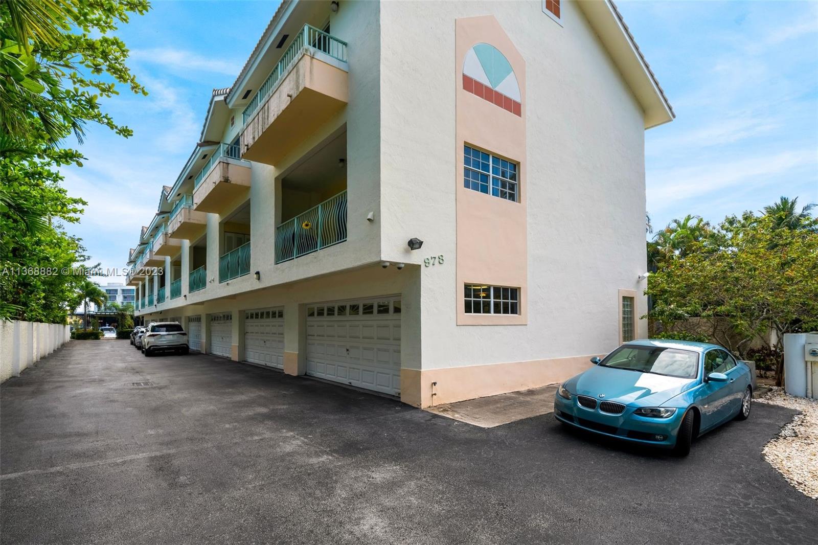 978 NW N River Dr Unit: 4