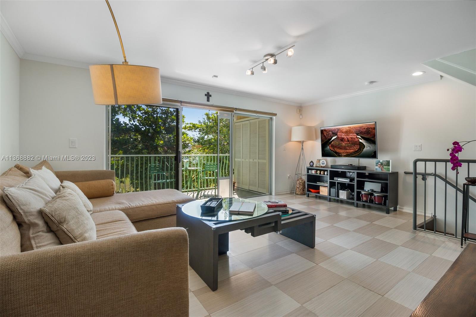 978 NW N River Dr Unit: 4