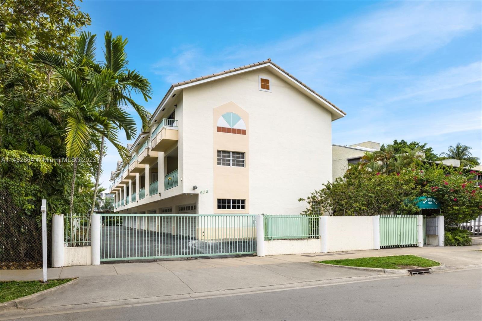 978 NW N River Dr Unit: 6