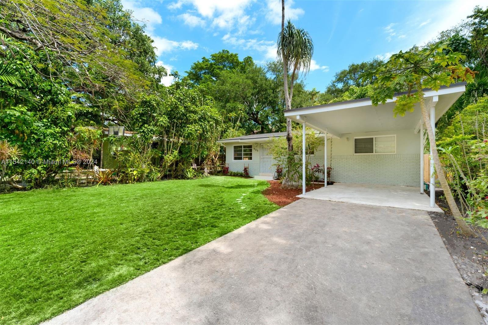 905 NW 10th Ave