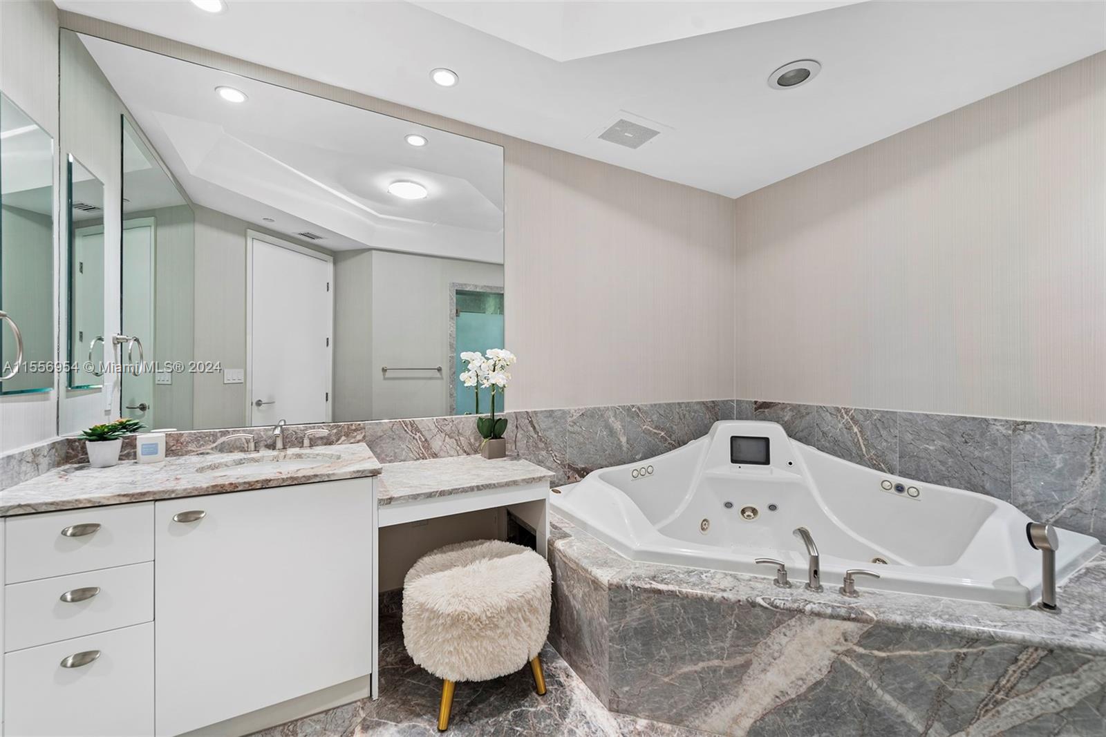 16051 Collins Ave # 3103