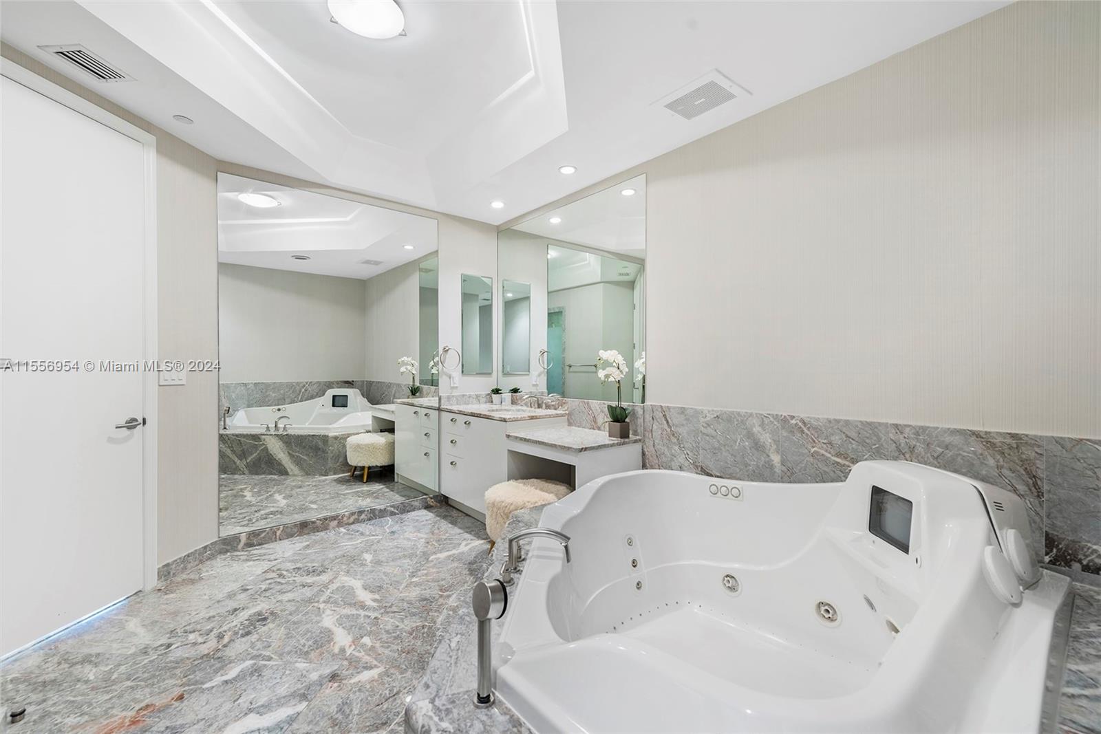 16051 Collins Ave # 3103