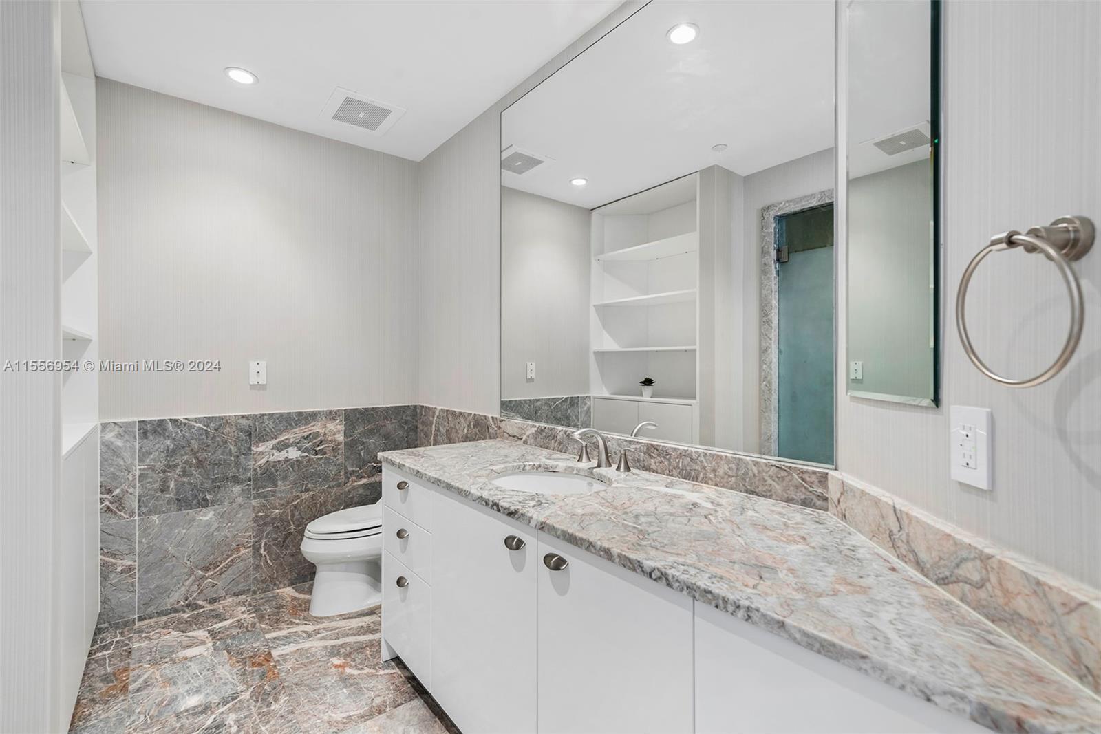 16051 Collins Ave # 3103