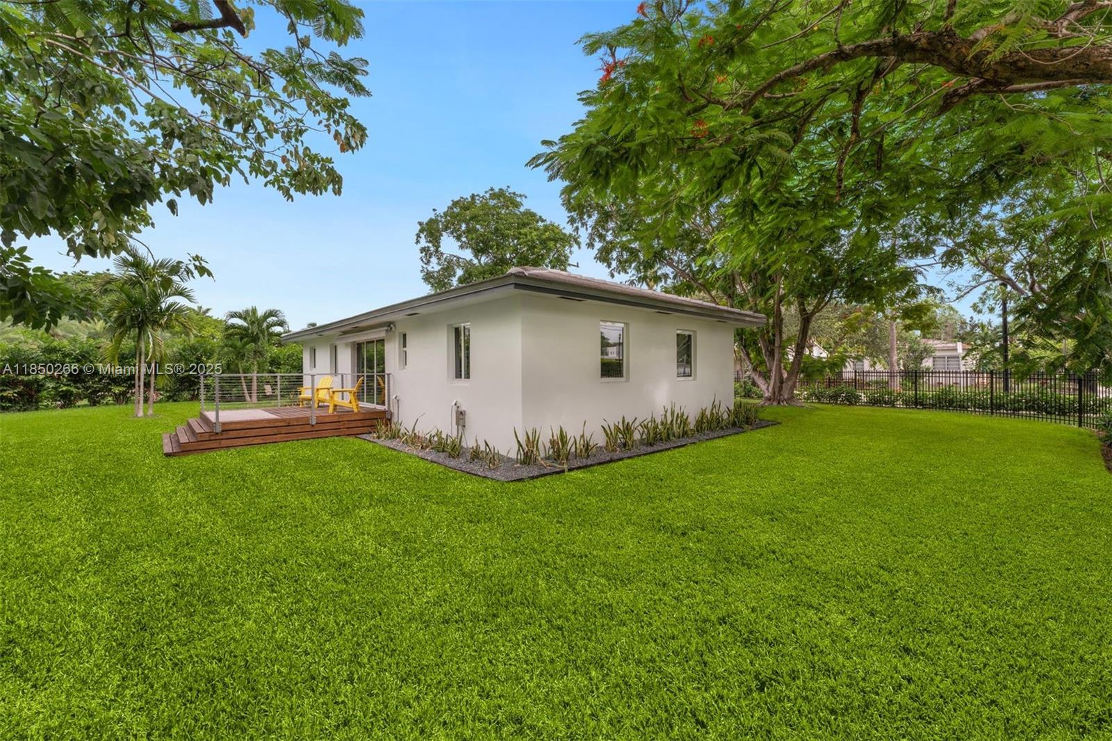 810 NW 7th St