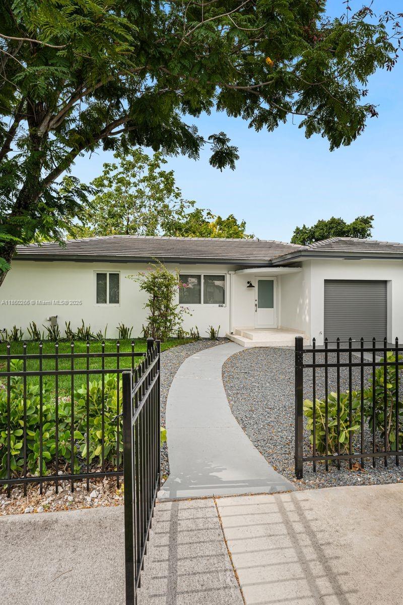 810 NW 7th St