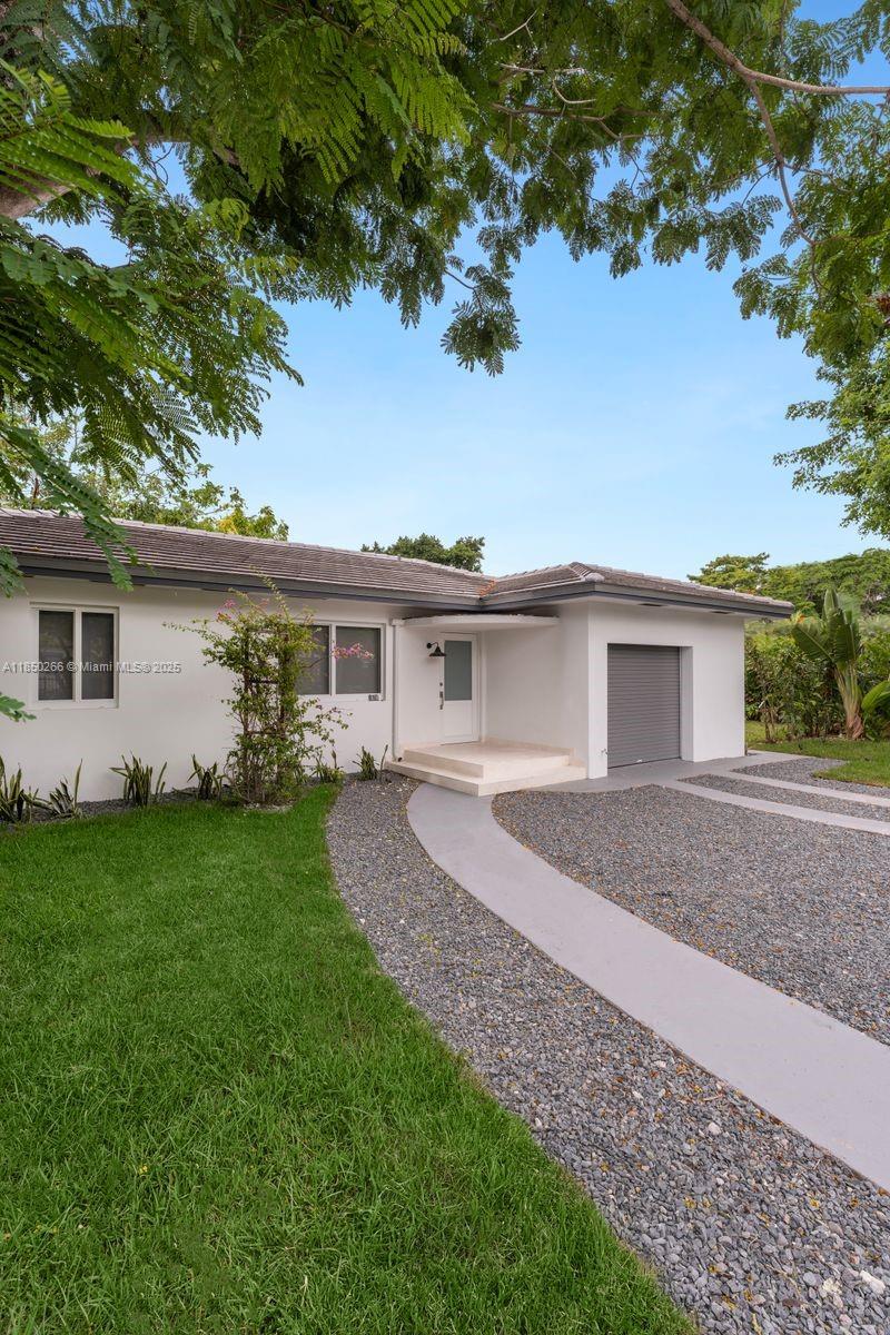 810 NW 7th St