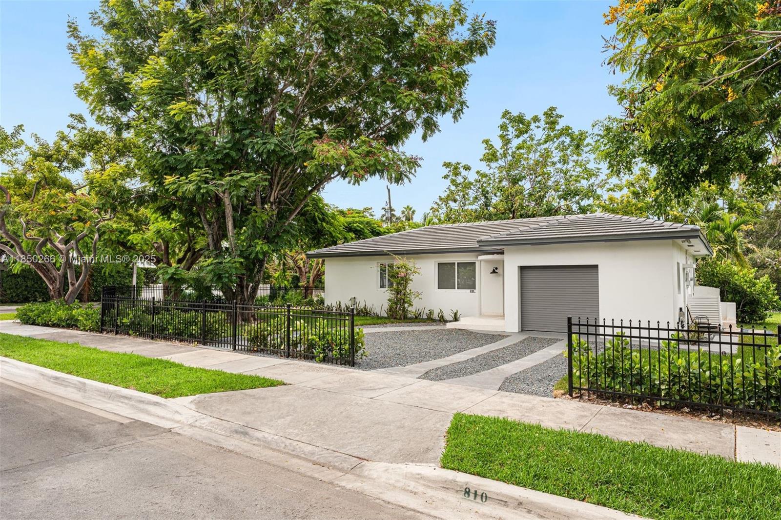 810 NW 7th St