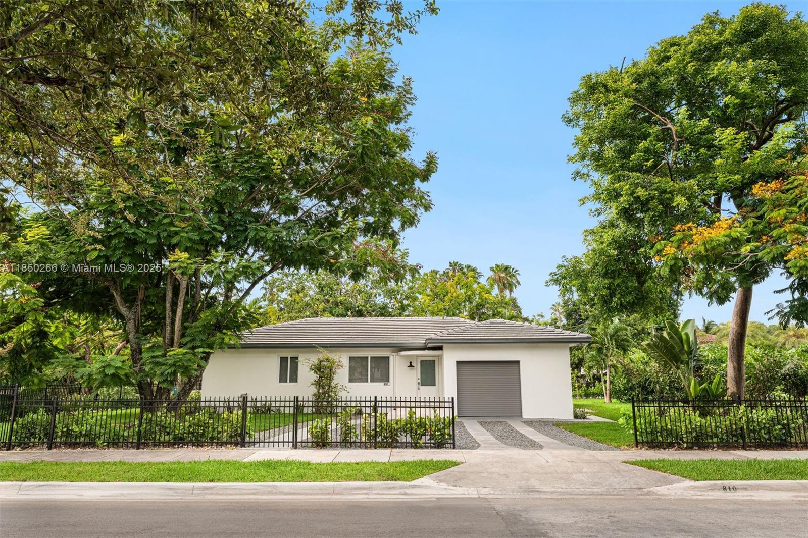 810 NW 7th St