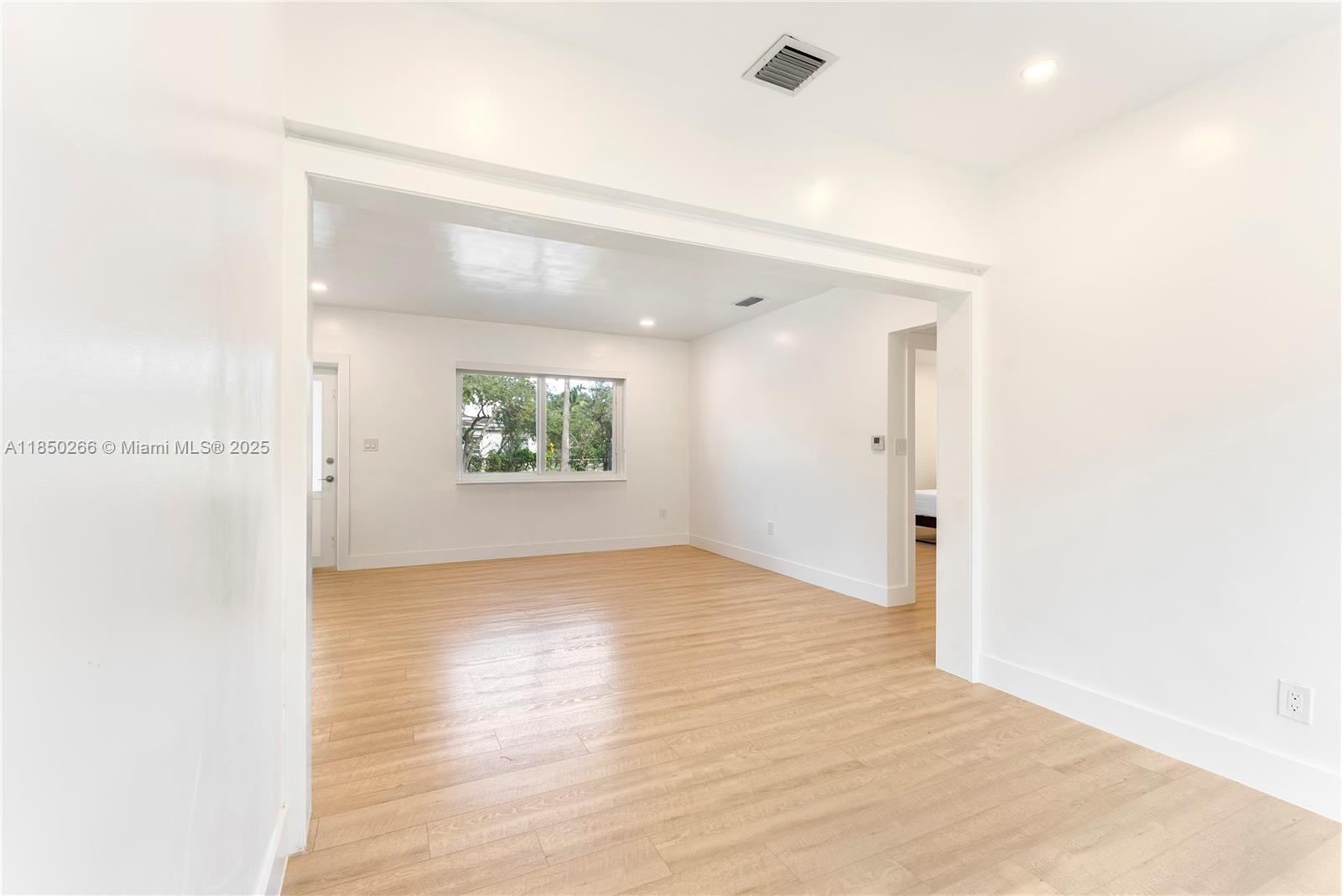 810 NW 7th St