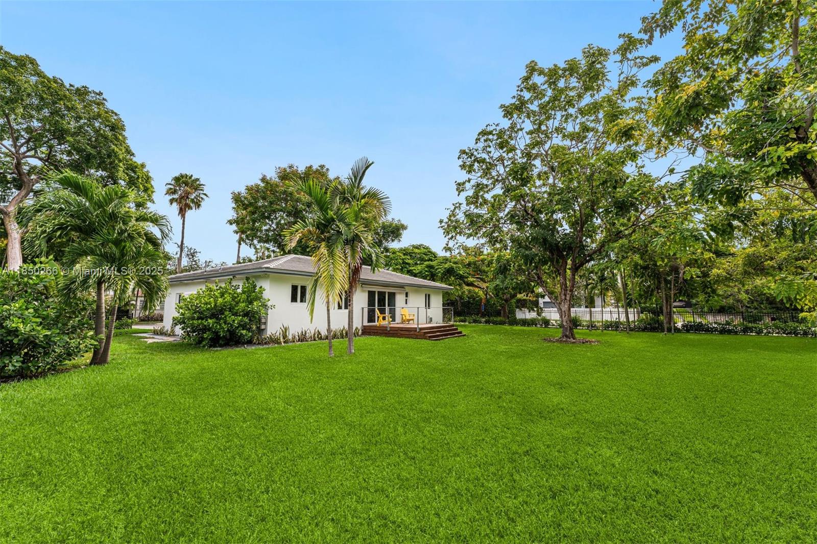 810 NW 7th St