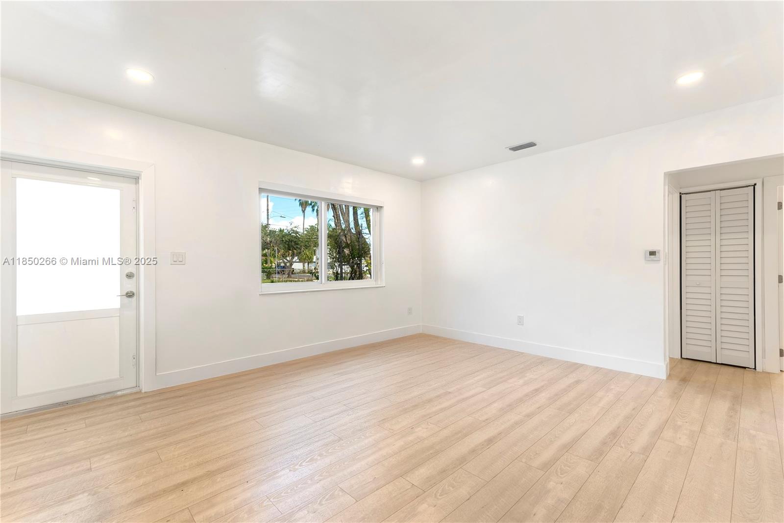 810 NW 7th St