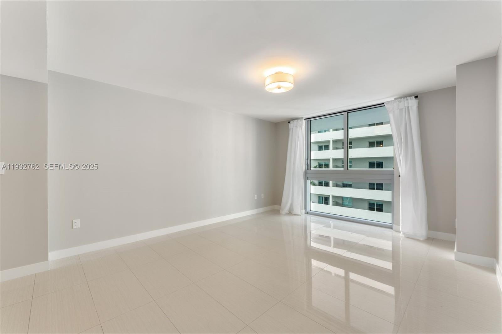 1111 SW 1st Ave Unit: 721-N
