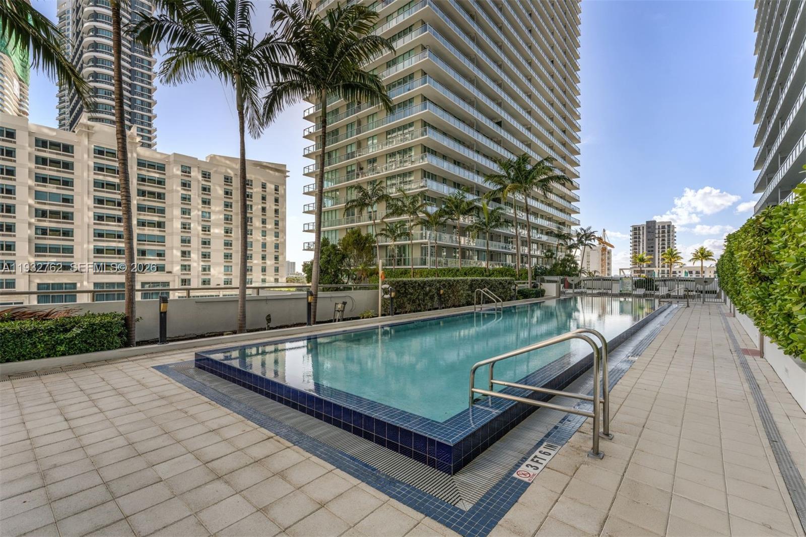 1111 SW 1st Ave Unit: 721-N