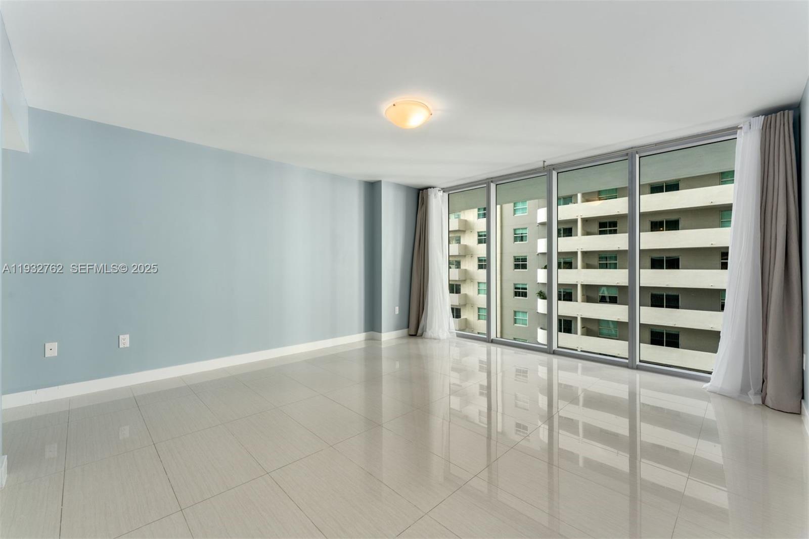1111 SW 1st Ave Unit: 721-N