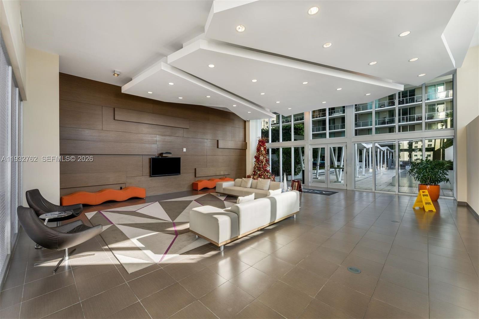 1111 SW 1st Ave Unit: 721-N