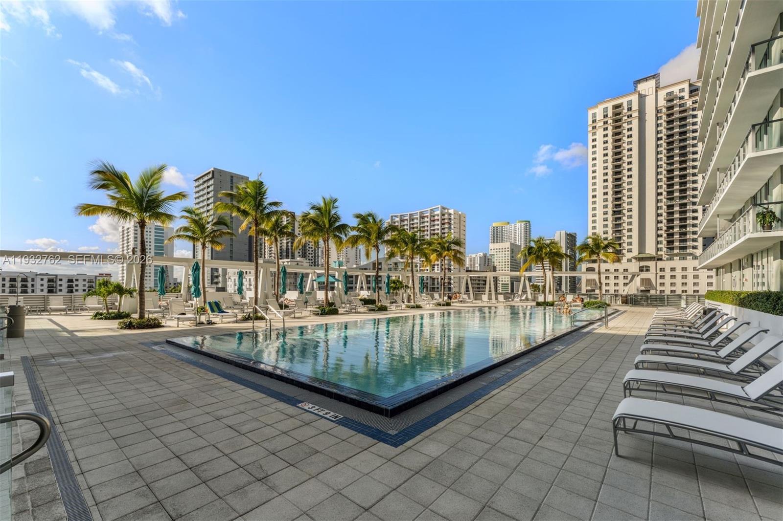 1111 SW 1st Ave Unit: 721-N