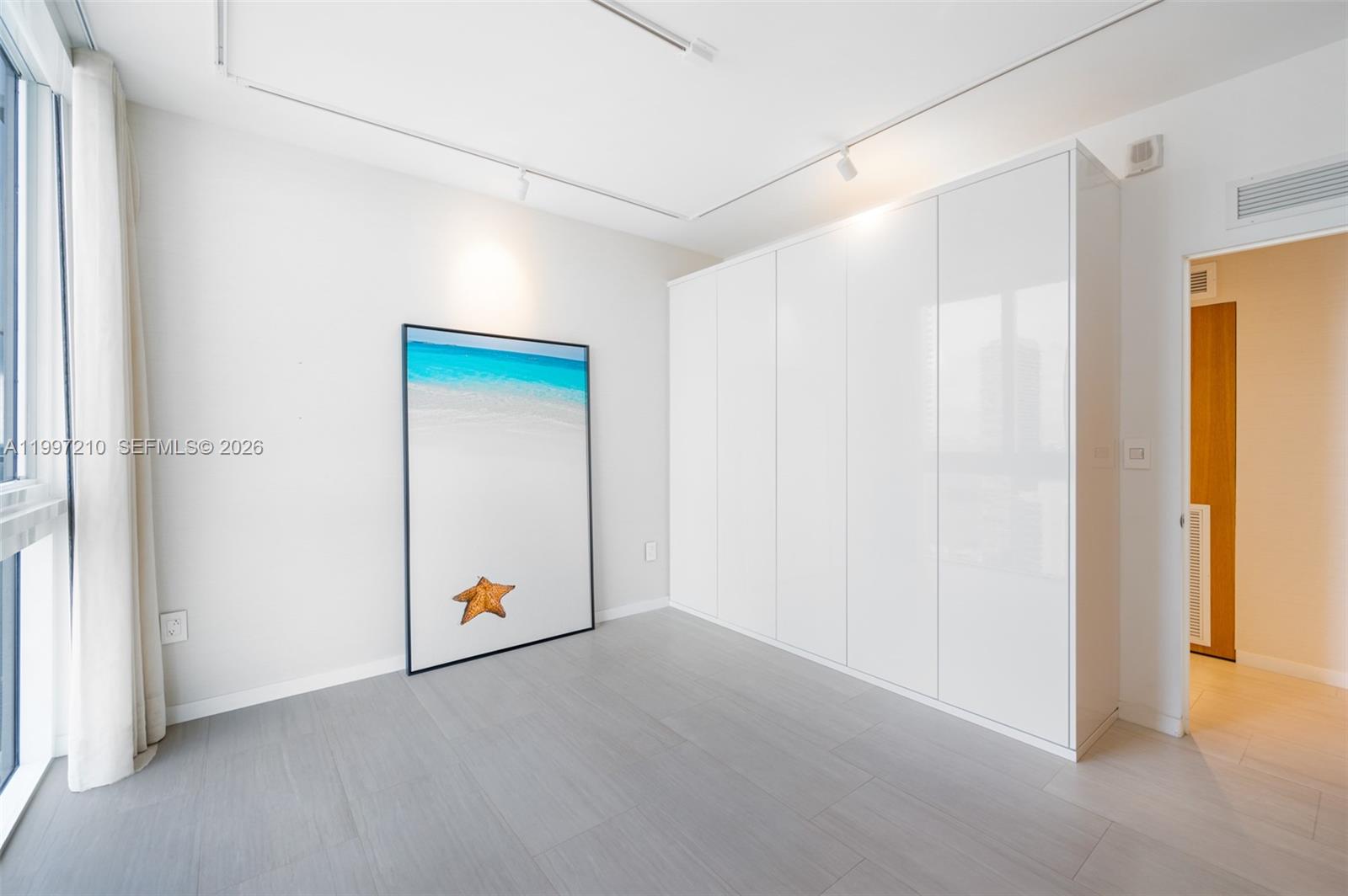 600 NE 27th St # 3201