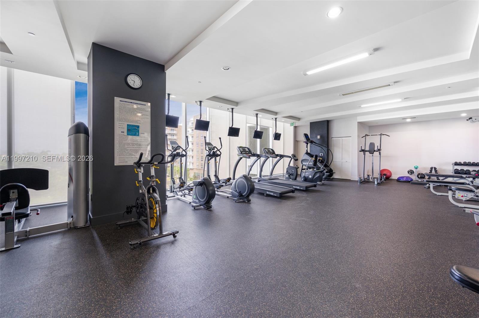 600 NE 27th St # 3201