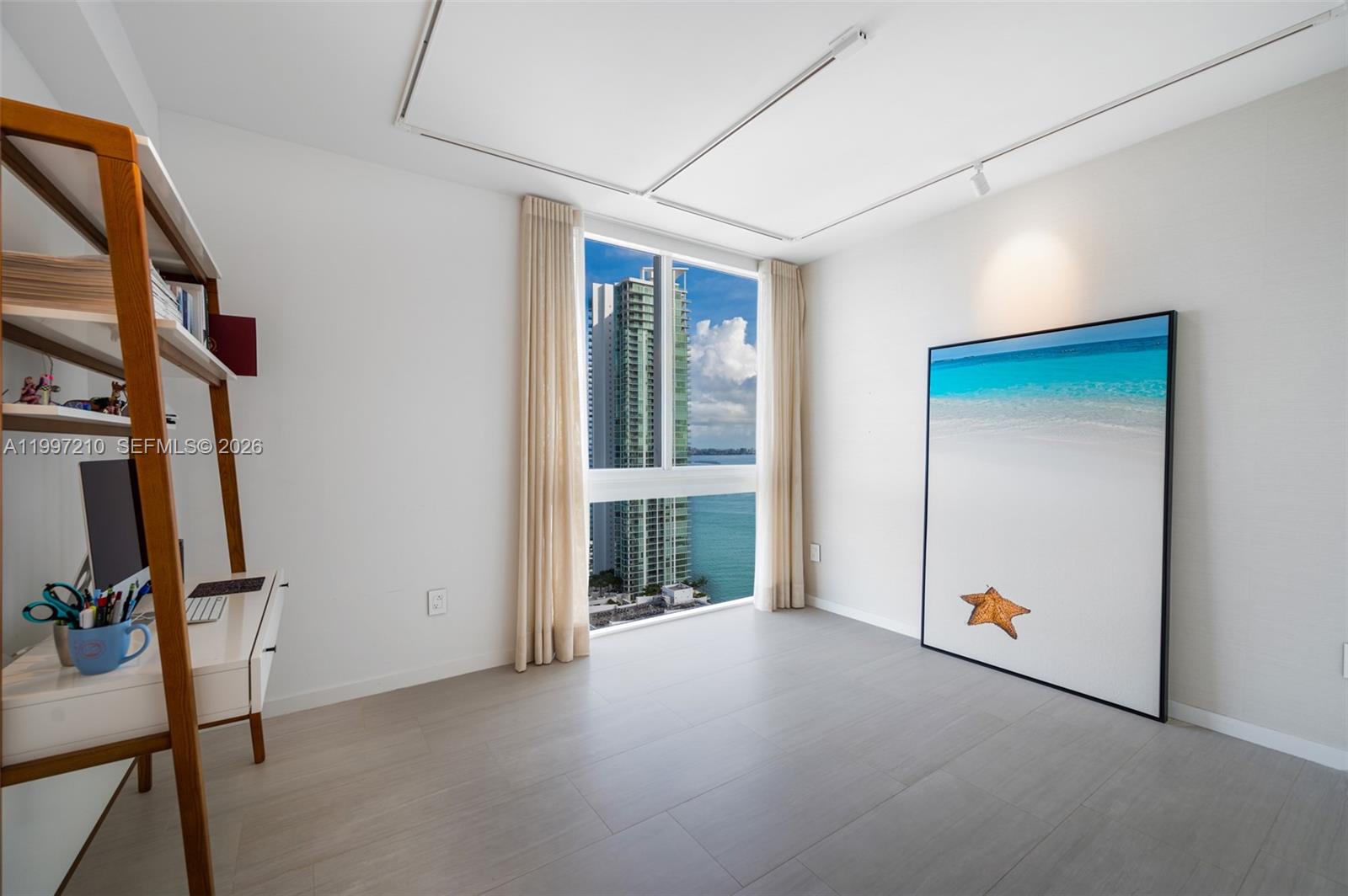 600 NE 27th St # 3201