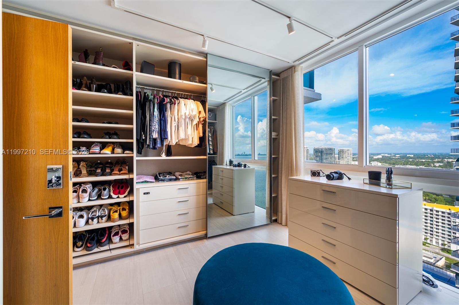 600 NE 27th St # 3201