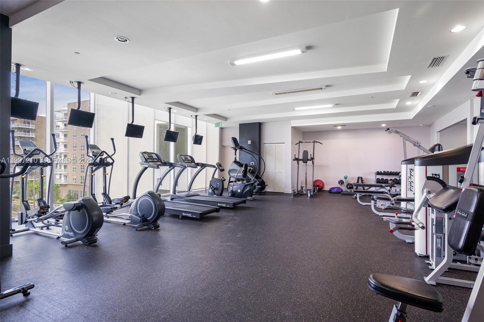 600 NE 27th St # 3201