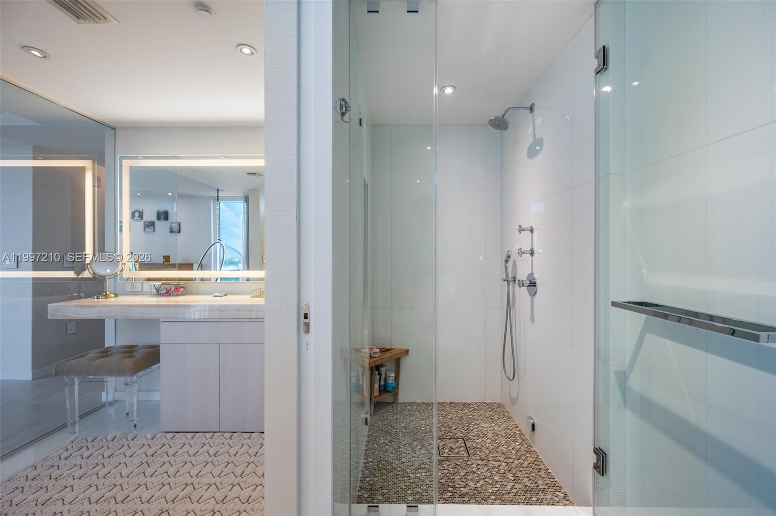 600 NE 27th St # 3201