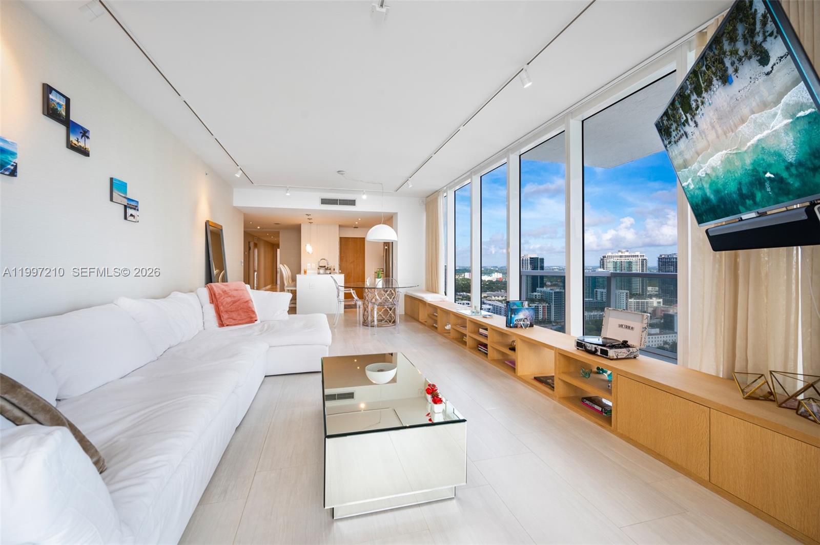 600 NE 27th St # 3201