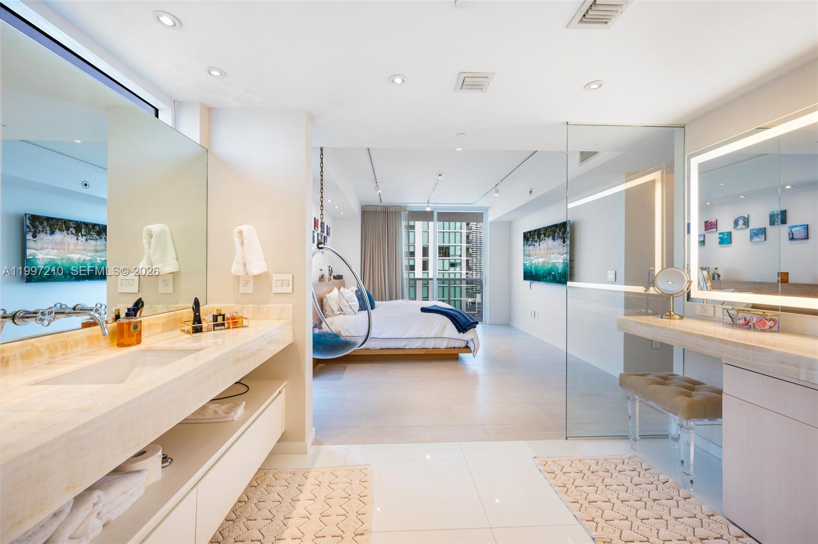 600 NE 27th St # 3201