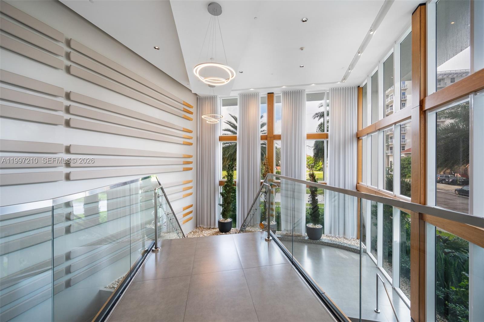 600 NE 27th St # 3201