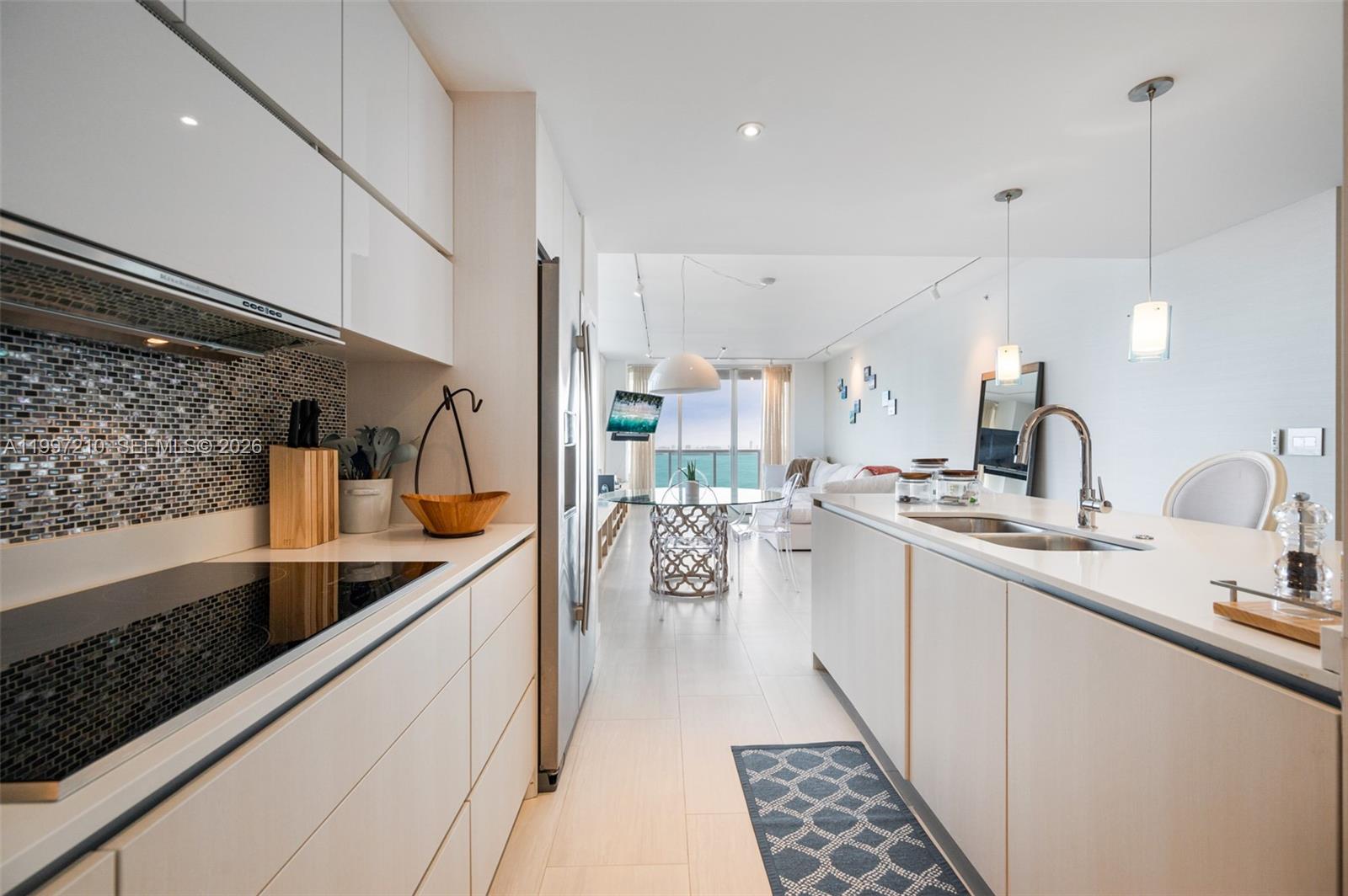 600 NE 27th St # 3201