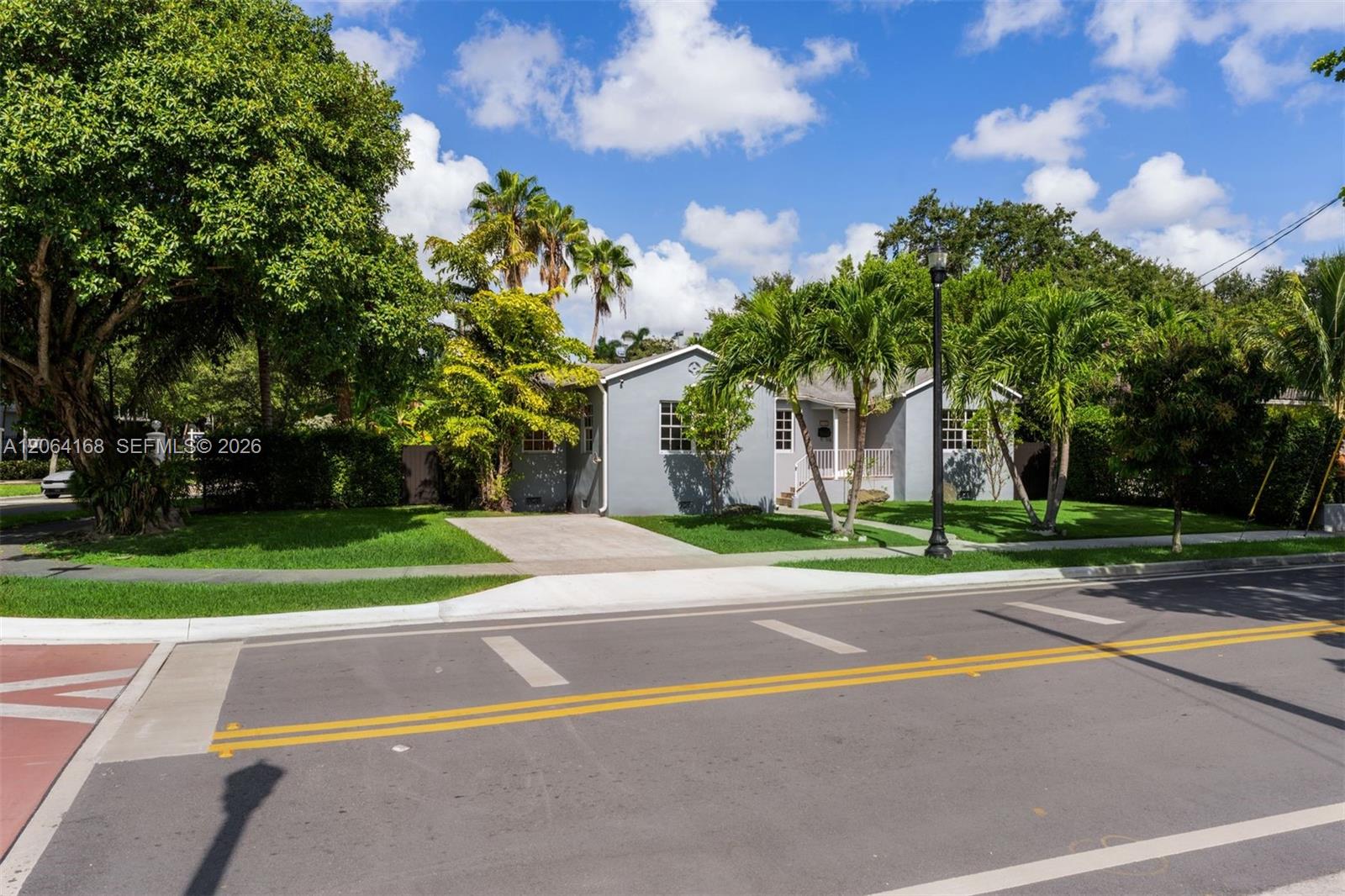 902 NW 10th Ct