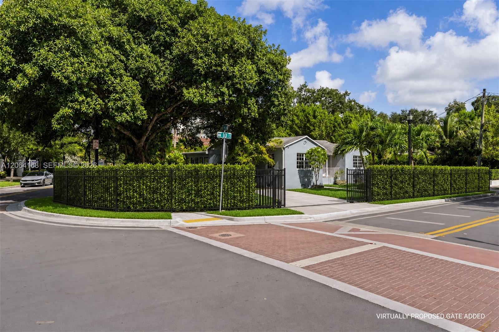 902 NW 10th Ct
