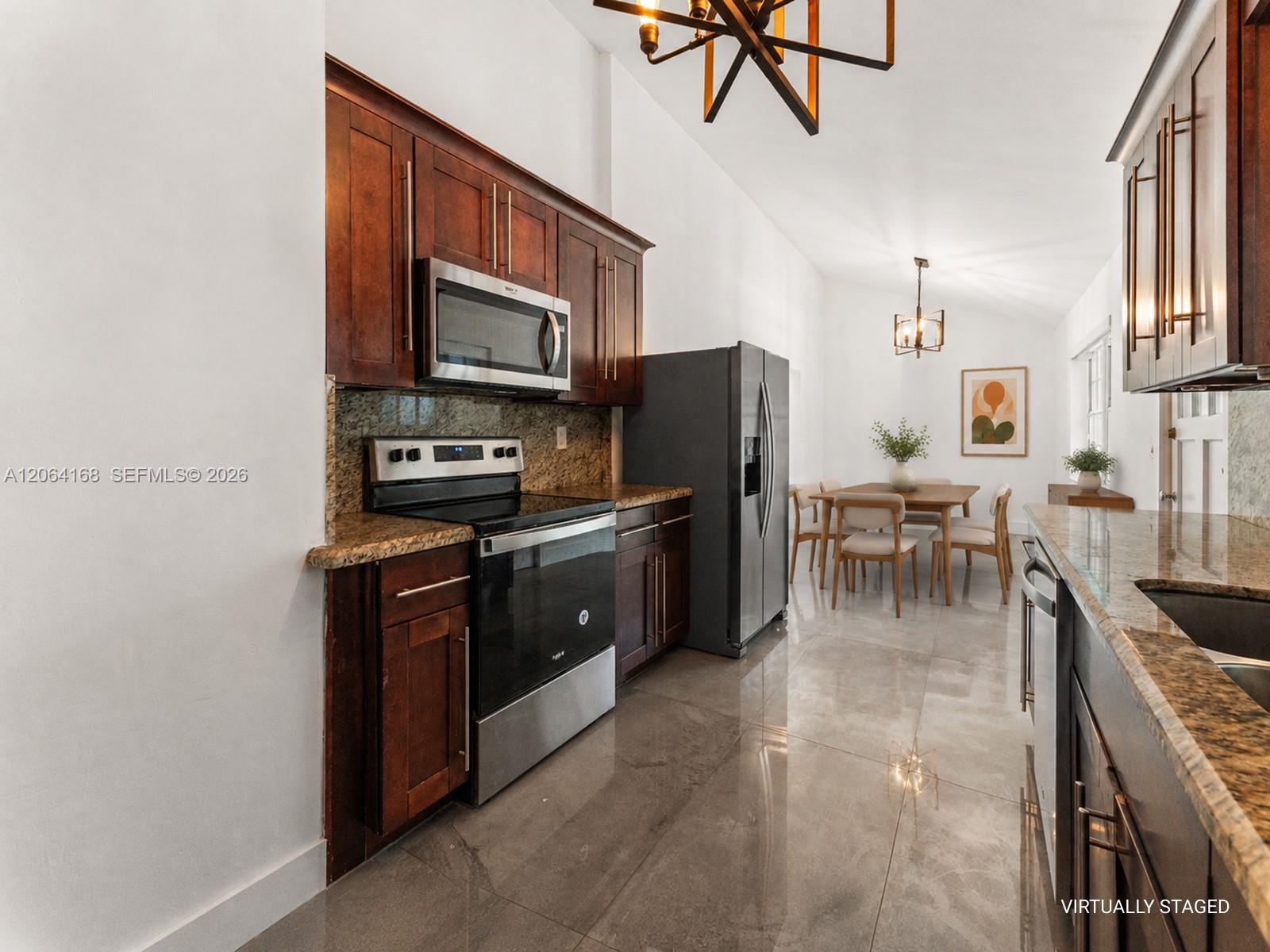 902 NW 10th Ct