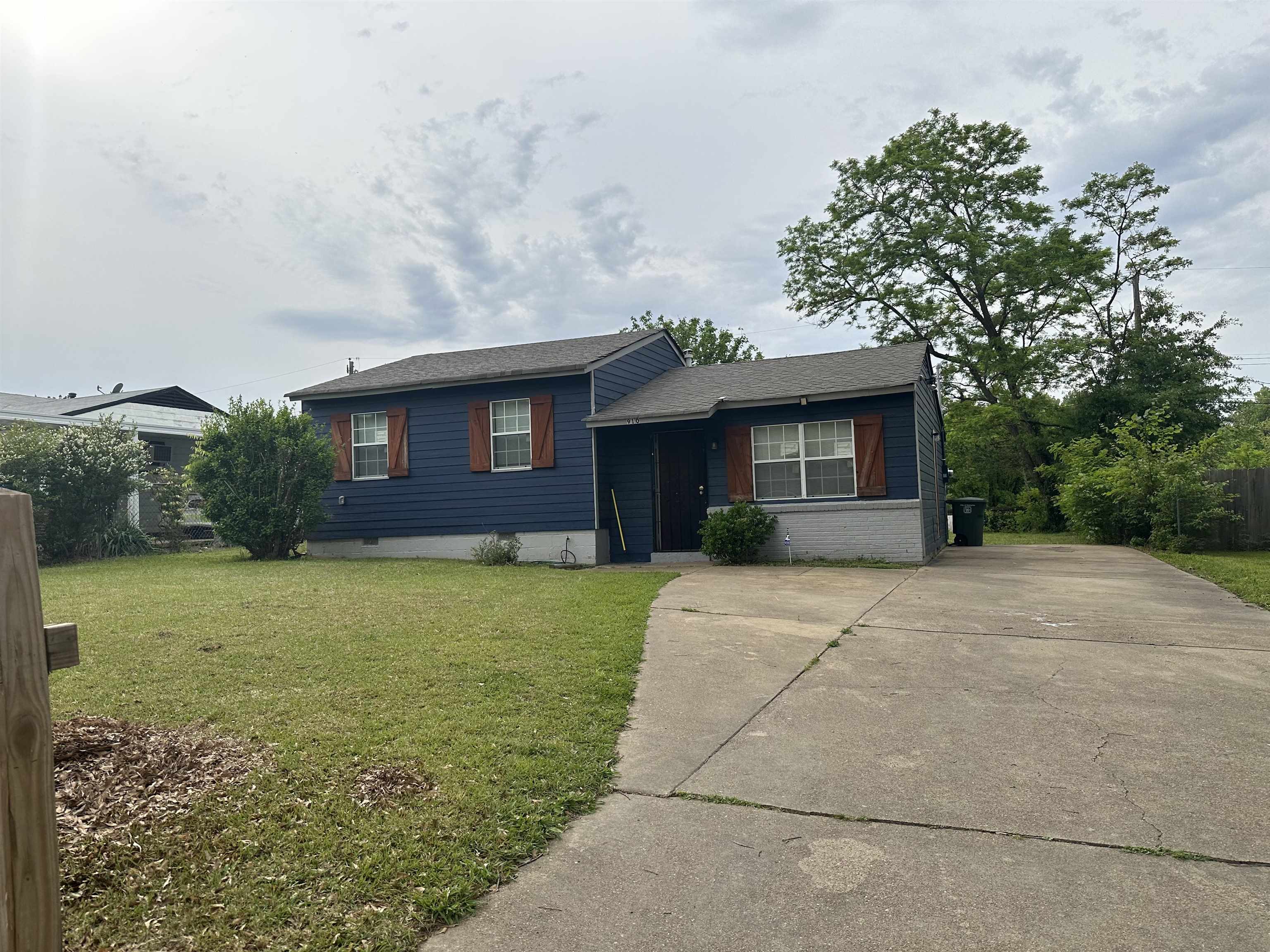 910 PAWNEE AVE