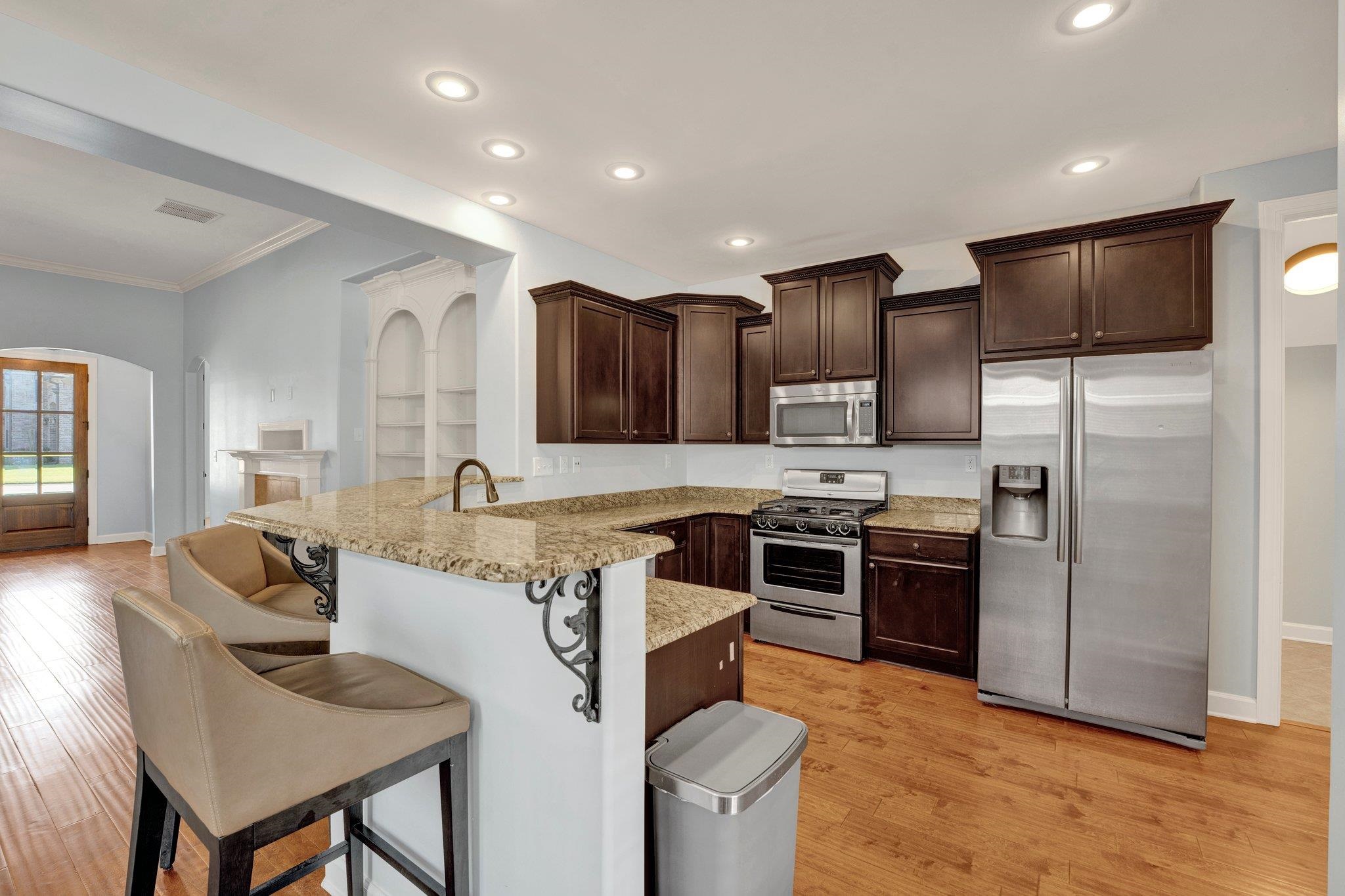 8462 WOODLAND ROSE CIR N