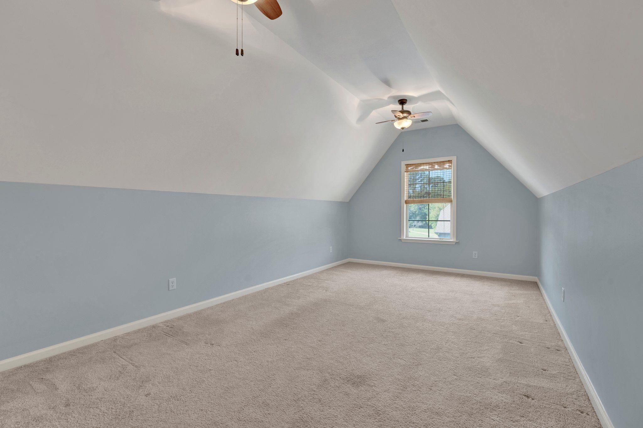 8462 WOODLAND ROSE CIR N