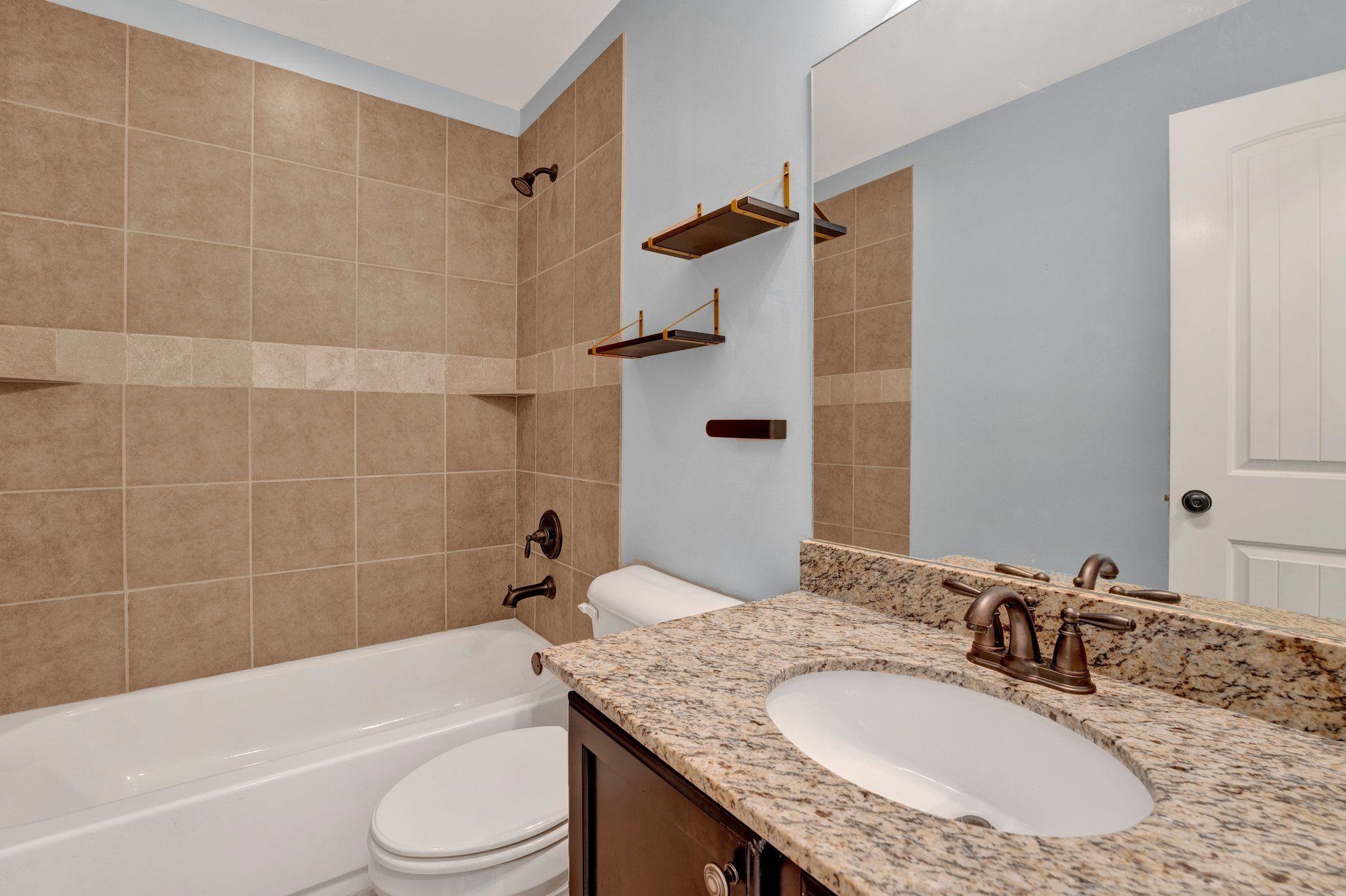 8462 WOODLAND ROSE CIR N