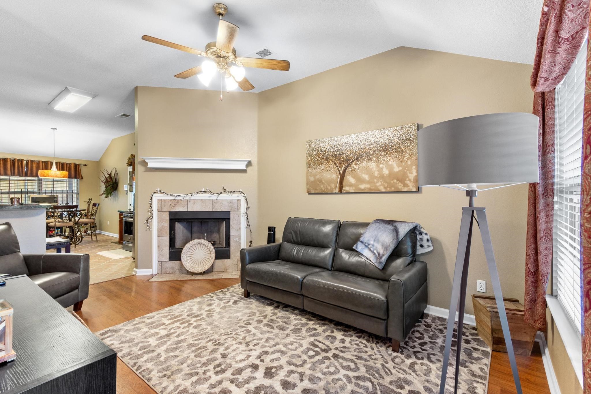 4421 ENGLISH PECAN CV