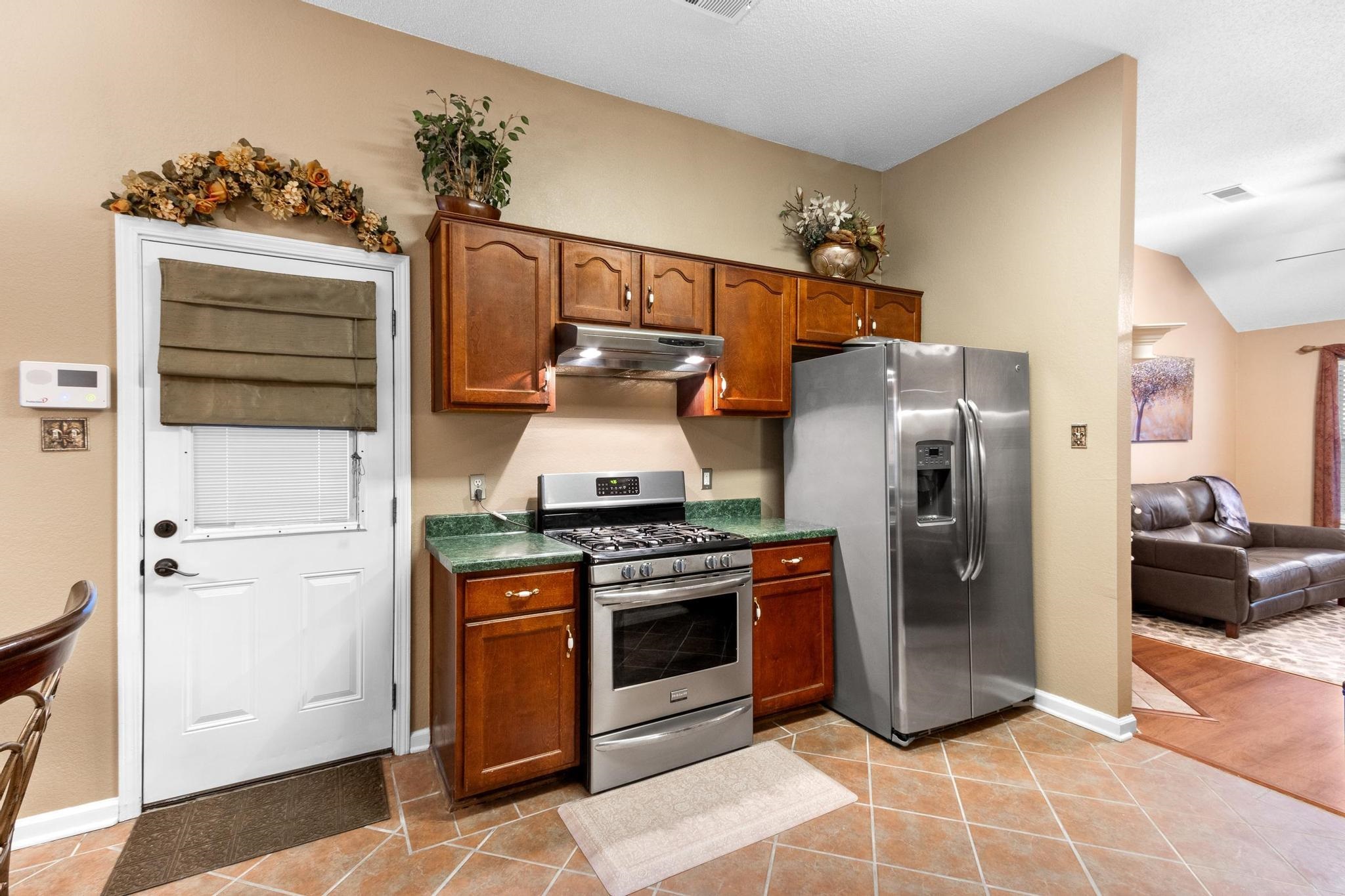 4421 ENGLISH PECAN CV