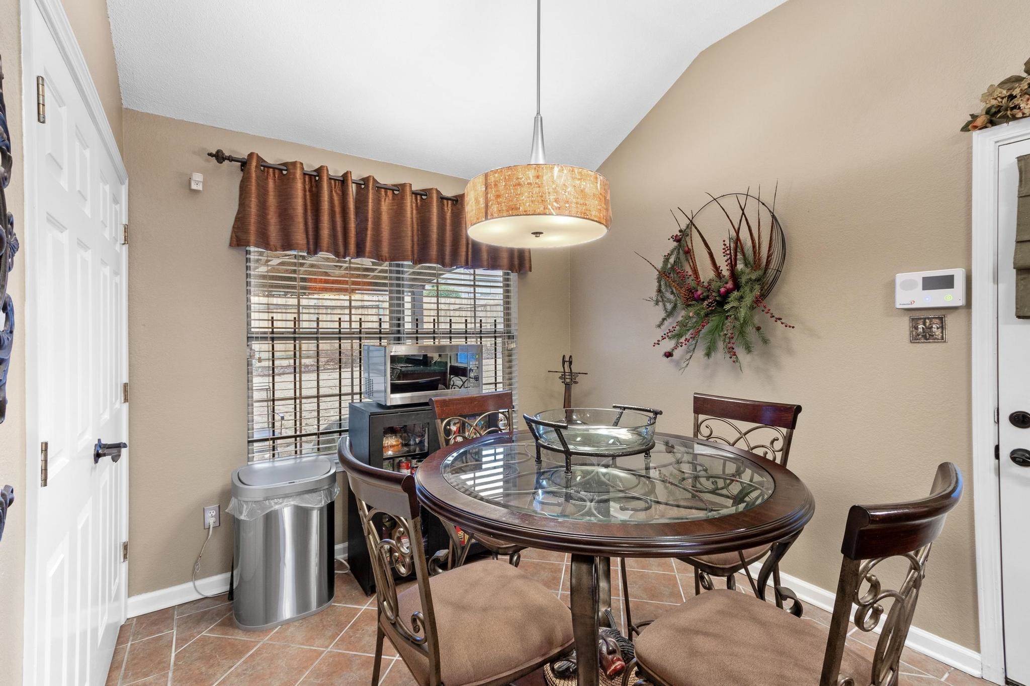 4421 ENGLISH PECAN CV