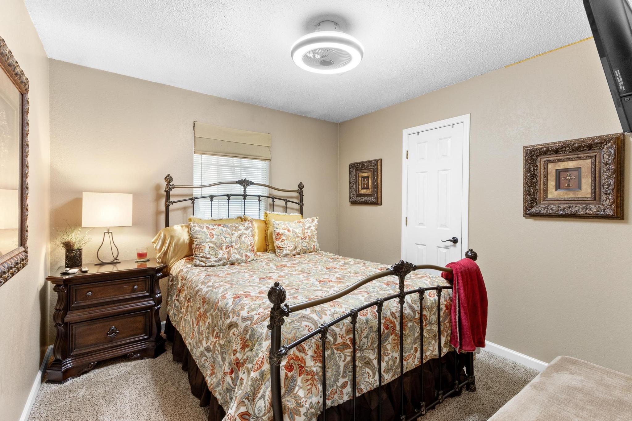 4421 ENGLISH PECAN CV
