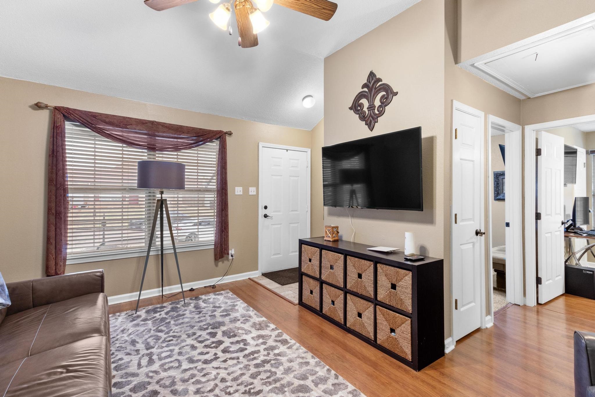 4421 ENGLISH PECAN CV