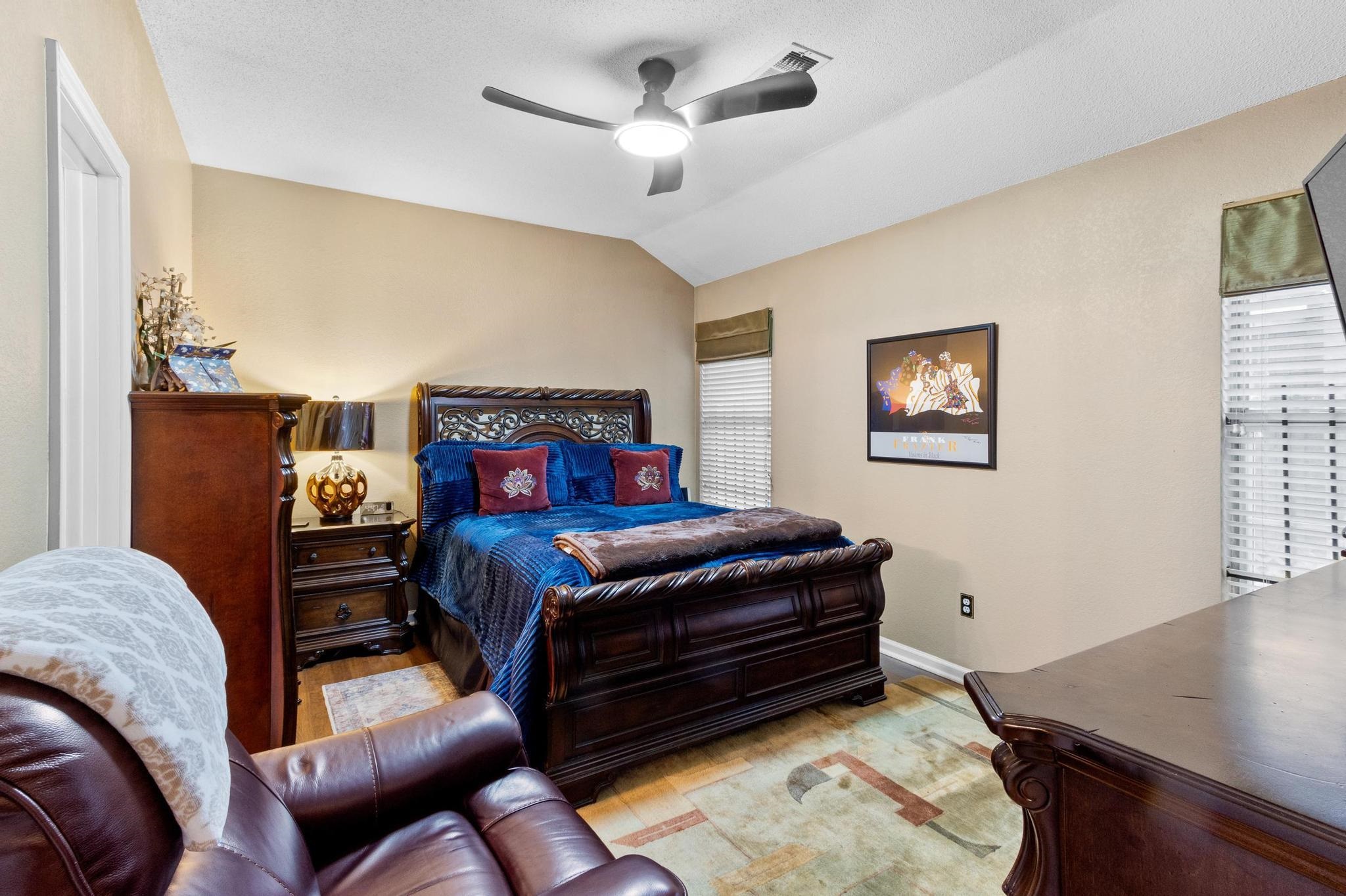 4421 ENGLISH PECAN CV
