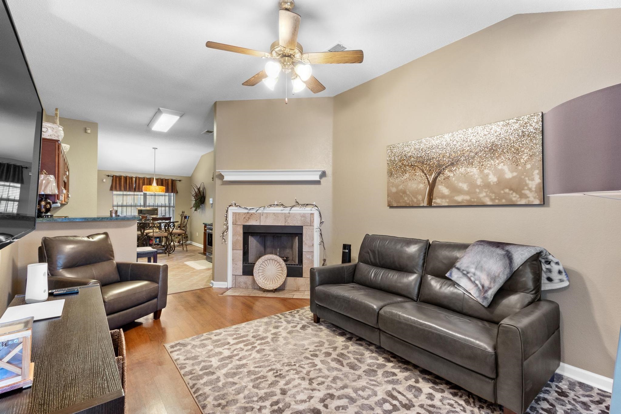 4421 ENGLISH PECAN CV