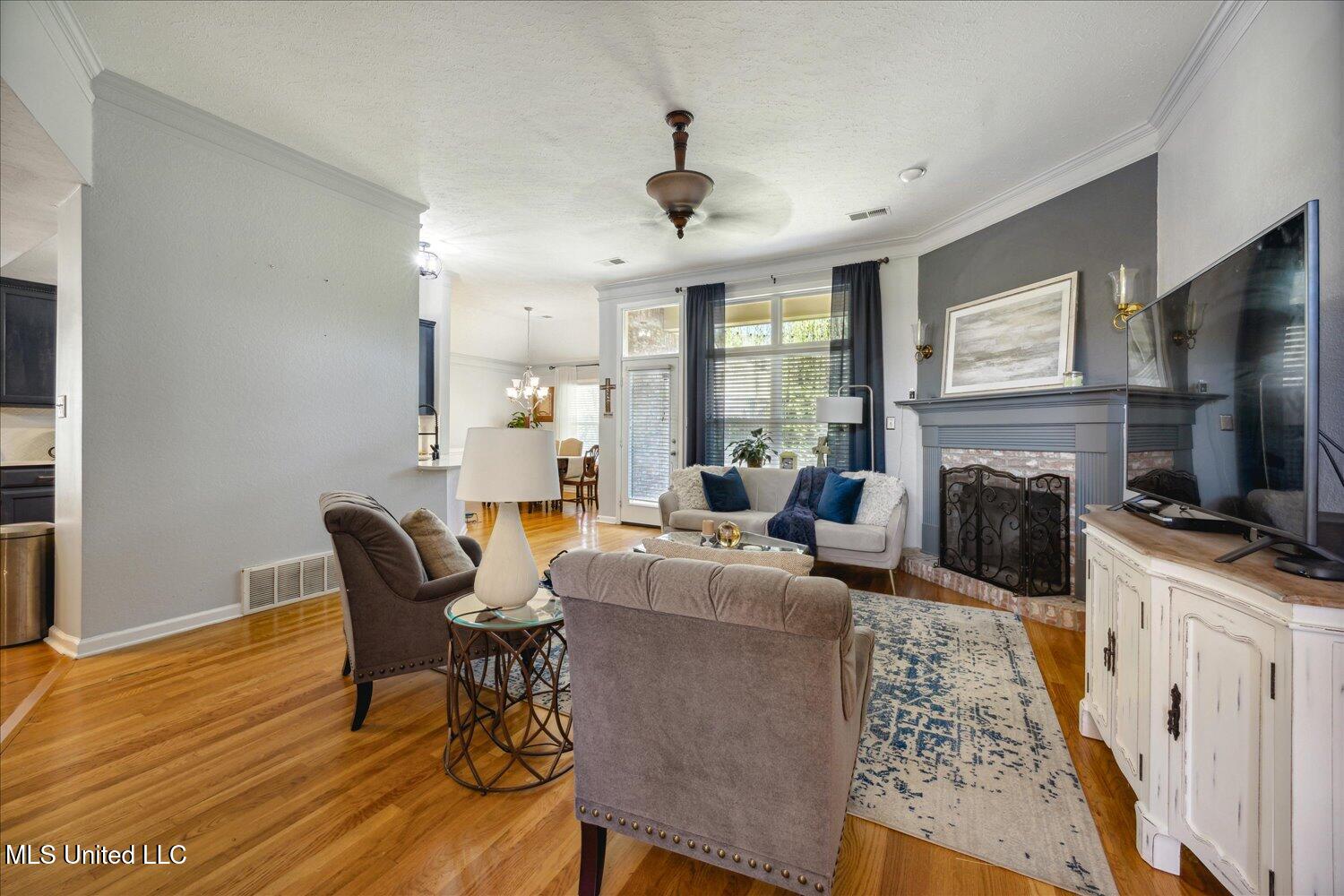 7300 Grandiflora Drive