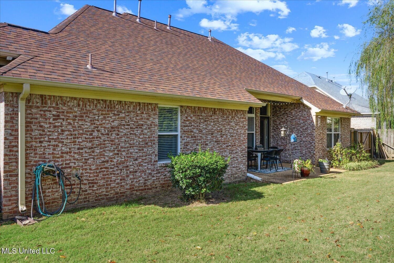 7300 Grandiflora Drive