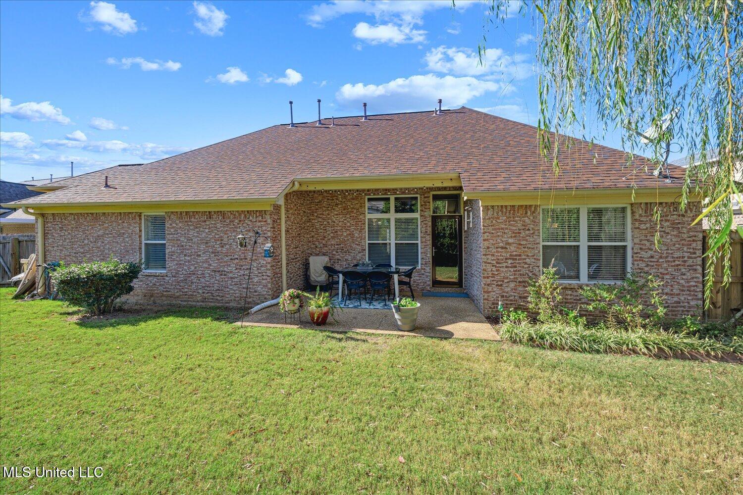 7300 Grandiflora Drive